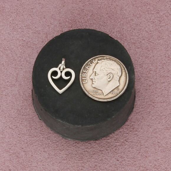 james avery sterling silver retired small scrolled heart charm pendant - Picture 3 of 3